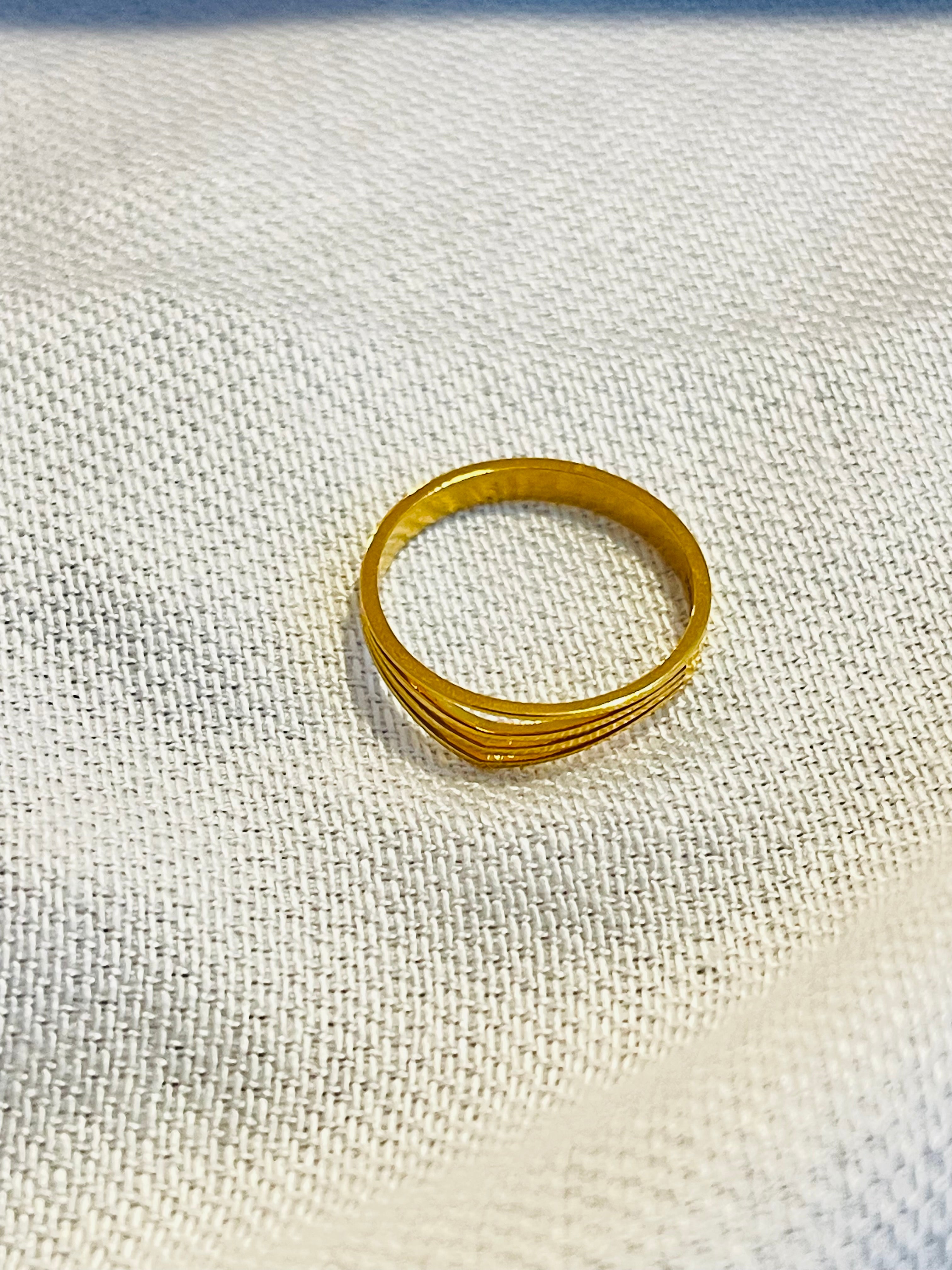 DENTY GOLD RING