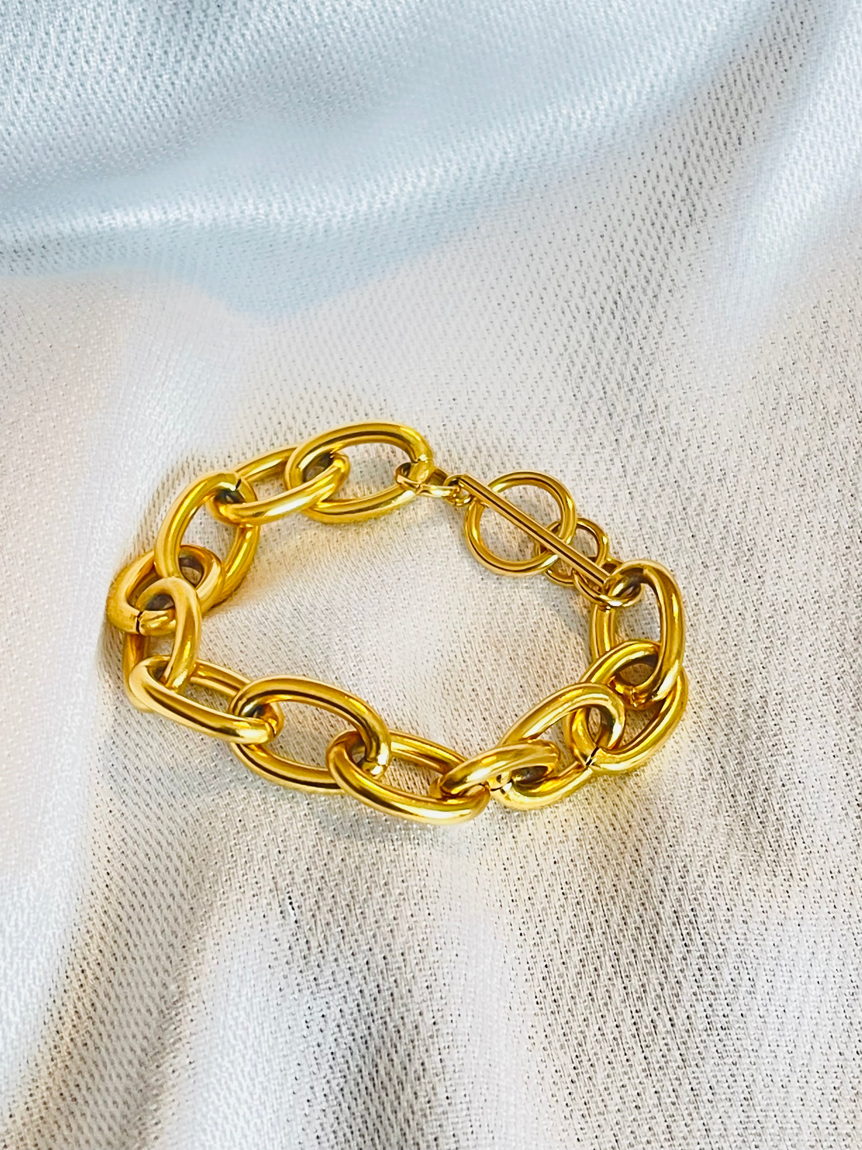 RANELE GOLD BRACELET