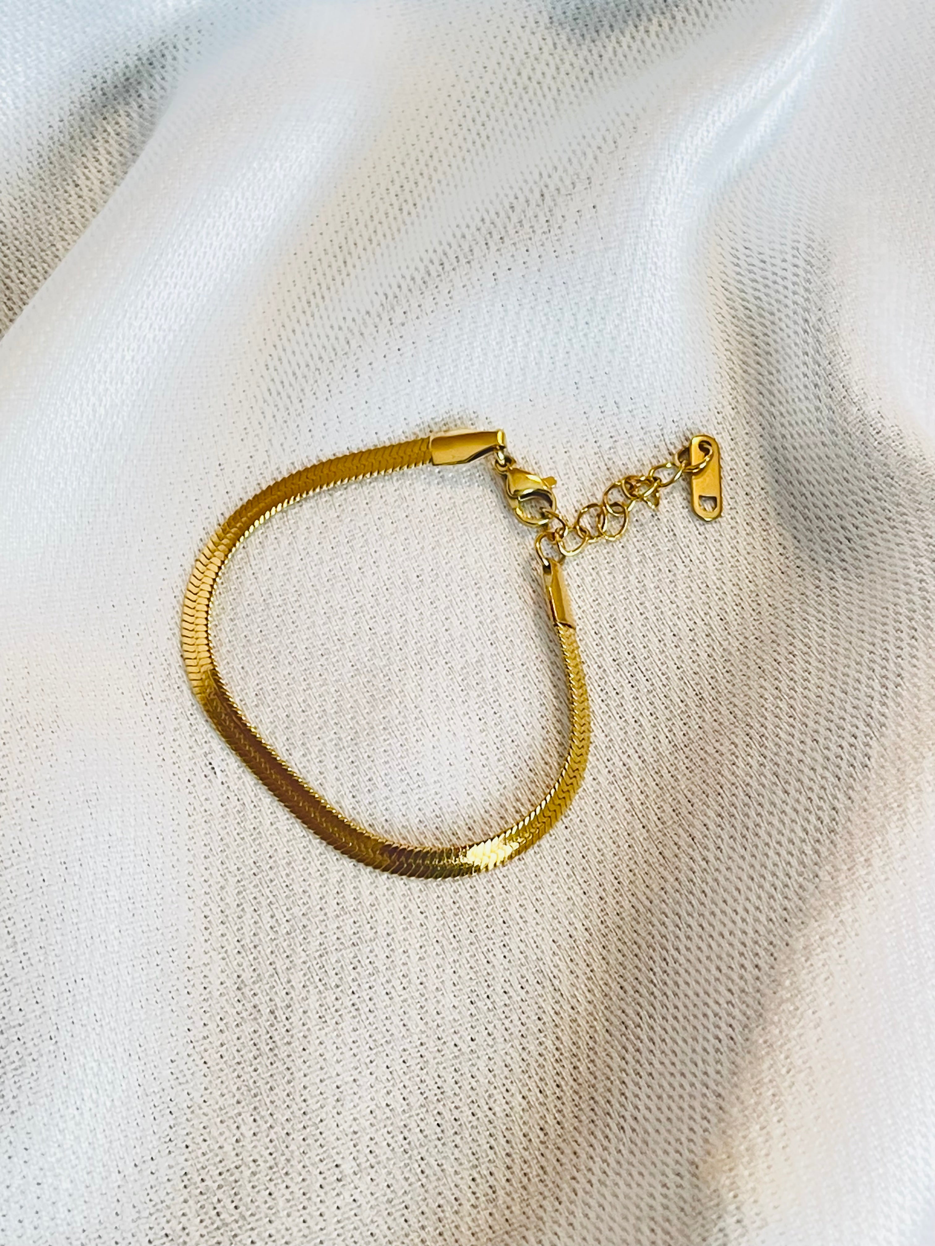 SAWY GOLD BRACELET